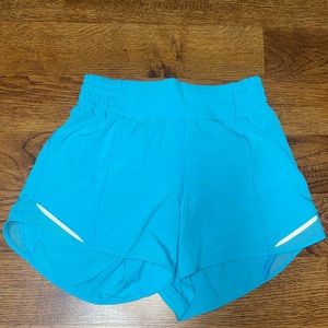 Lululemon Hotty Hot HR 4 inch. size 4. Just like brand new. only worn once!